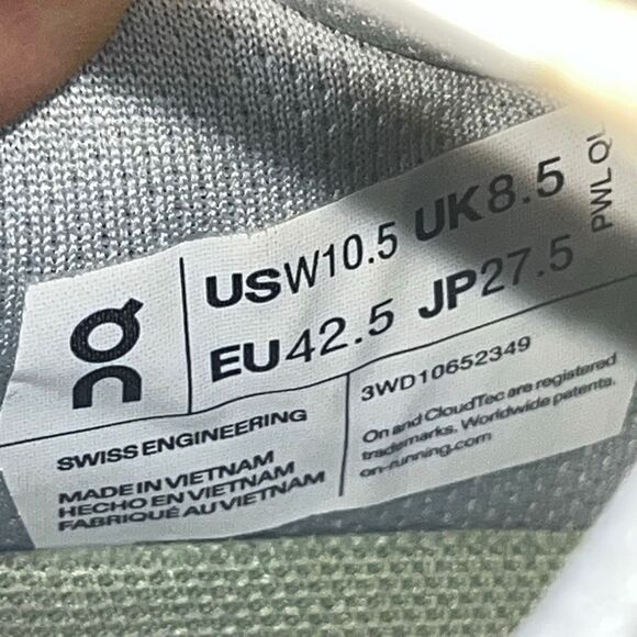 On Cloud On The Roger Advantage Women’s Sz 10.5 Walking|  Comfort Sneakers - Picture 9 of 9